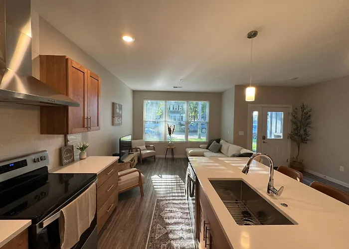 Unwind In Style At Fargo's Hidden Gem! #102 Holiday home Fargo