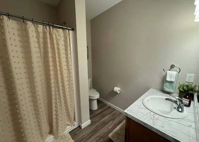 Holiday home Unwind In Style At Fargo's Hidden Gem! #102