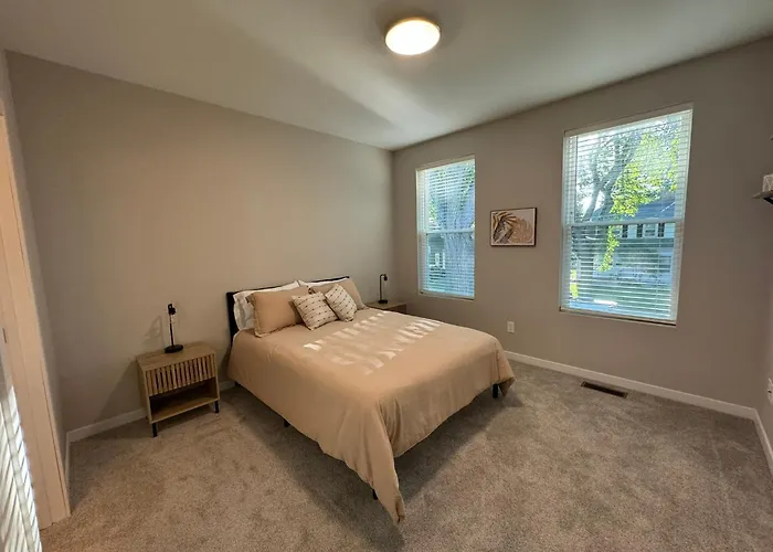 Unwind In Style At Fargo's Hidden Gem! #102 Holiday home *
