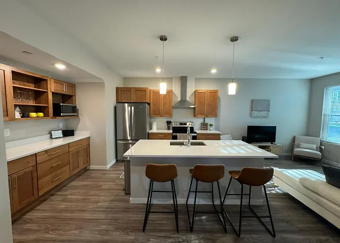 Unwind In Style At Fargo's Hidden Gem! #102 Holiday home *