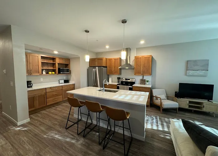 Unwind In Style At Fargo's Hidden Gem! #102 *