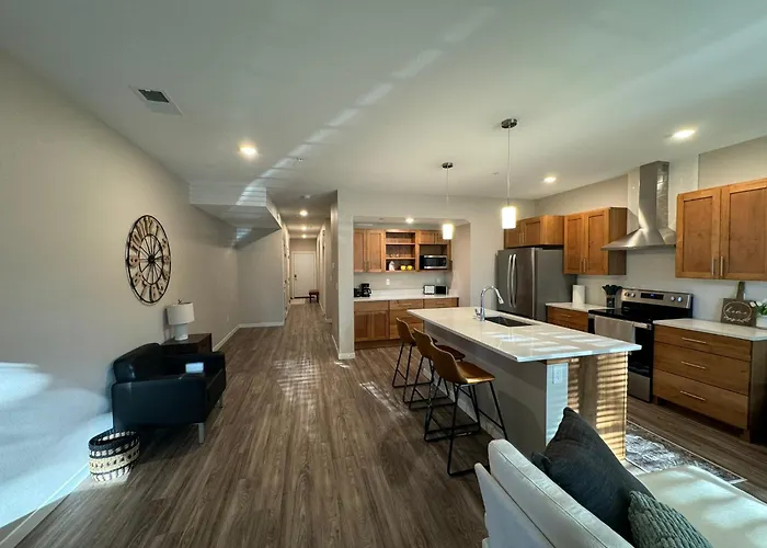 Unwind In Style At Fargo's Hidden Gem! #102 Holiday home *