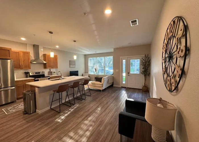 Unwind In Style At Fargo's Hidden Gem! #102 Holiday home Fargo
